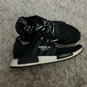 black adidas nmd